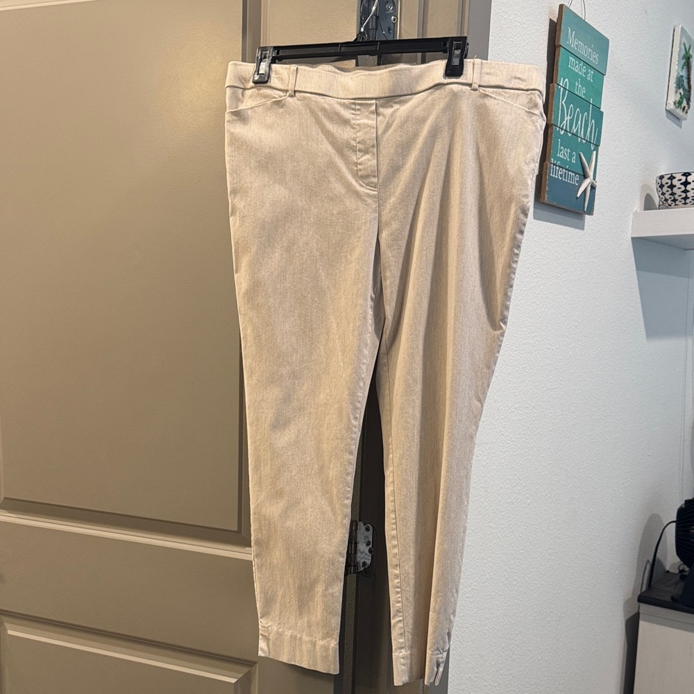 Light tan capri pants